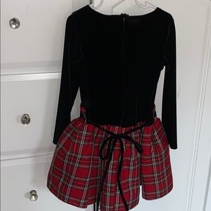 Goorgeus Christmas/holiday plaid velvet dress for little girl